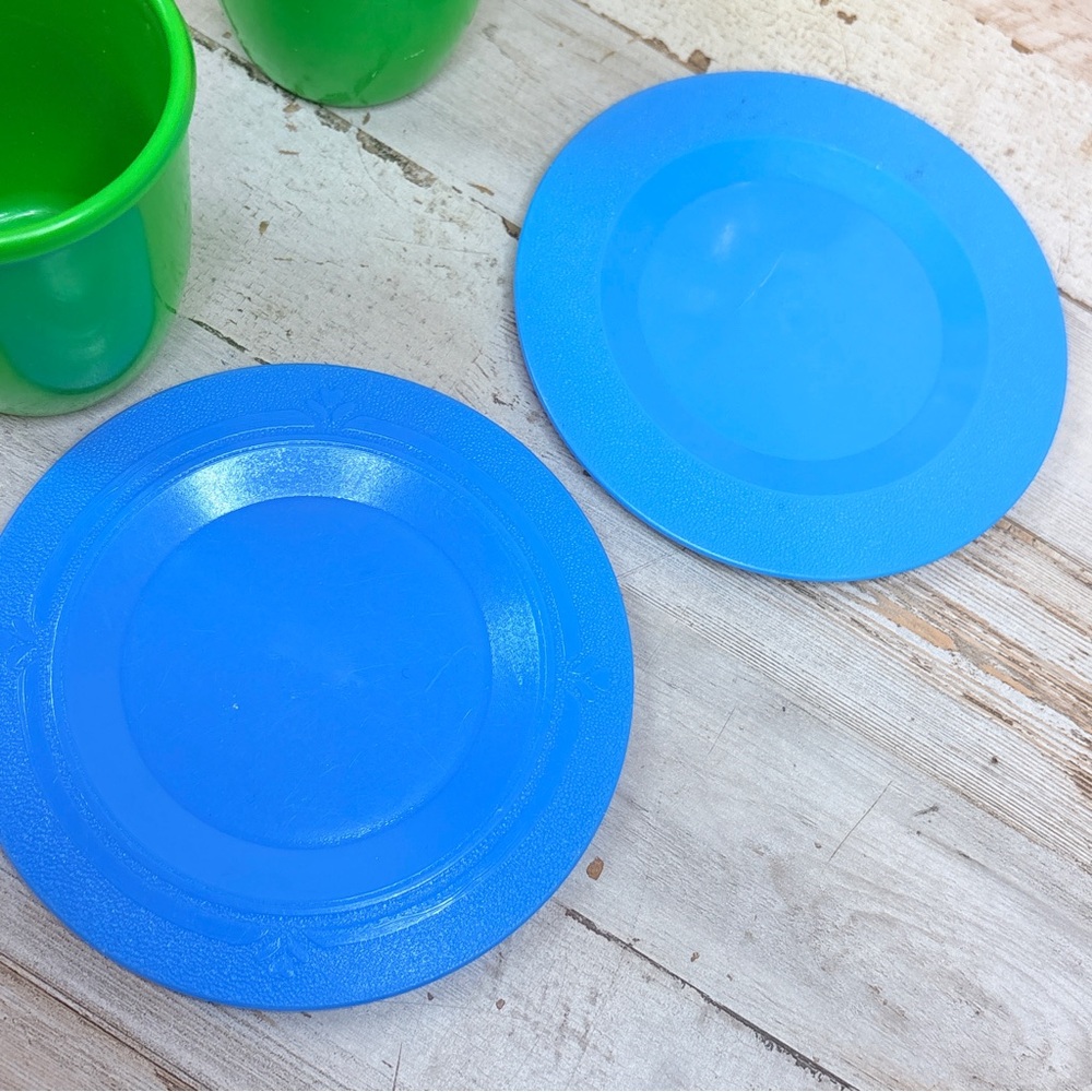 1985 Fisher Price Play Food & Mattel Picnic Basket Set | Cups, Plates, Utensils - Picture 5 of 15